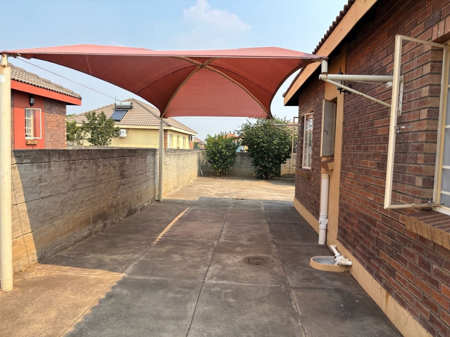 3 Bedroom Property for Sale in Mogwase North West